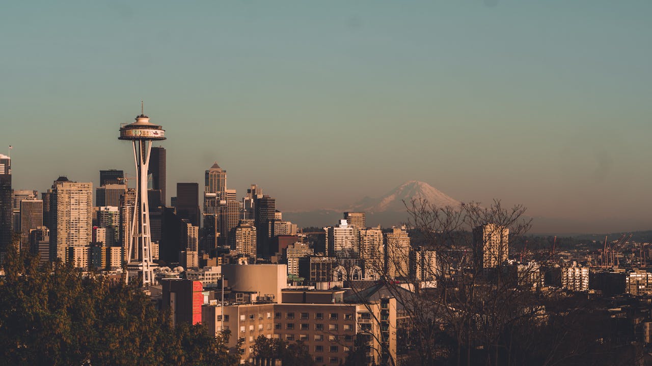 A view of downtown Seattle, a great place to get an investment property with a DSCR loan Washington.