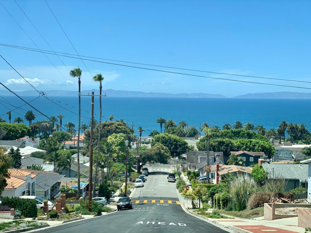 Los Angeles housing close to the beach